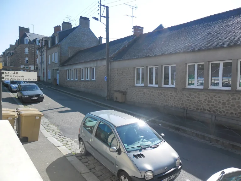 Remplacement de la couverture d’une école à Fougères